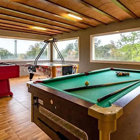 Buganto Amplia Casa Con Piscina Y Jardin *
